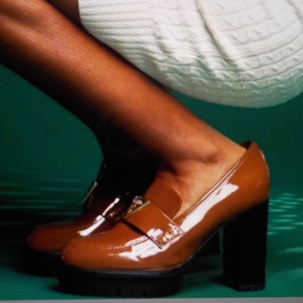 Guess Glossy Tan Patent Leather Heeled Loafer Boots (Size: 7) * NWOT - Picture 10 of 11